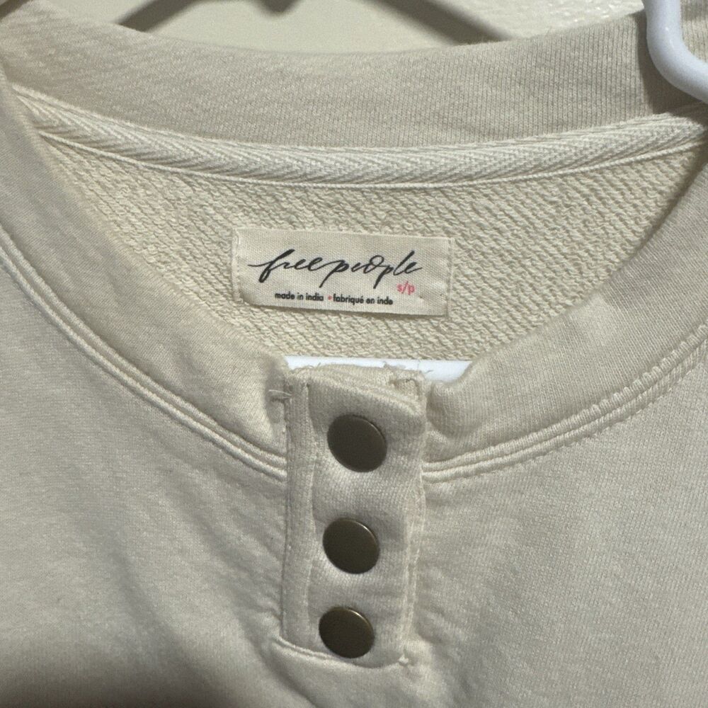 Free People Womens Strawberry Colorblock Oversized Cream Sweatshirt size Small - Picture 6 of 7